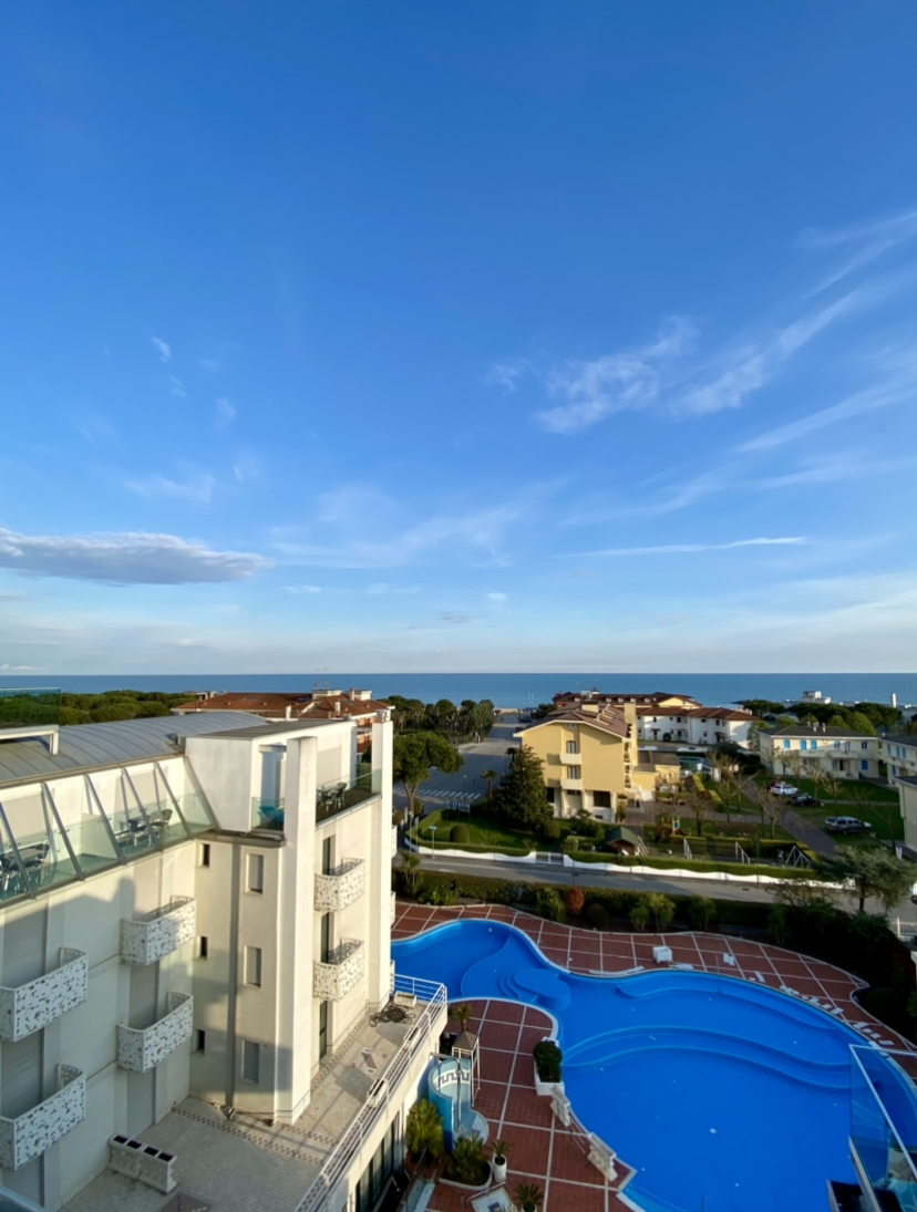 swimming pool hotel