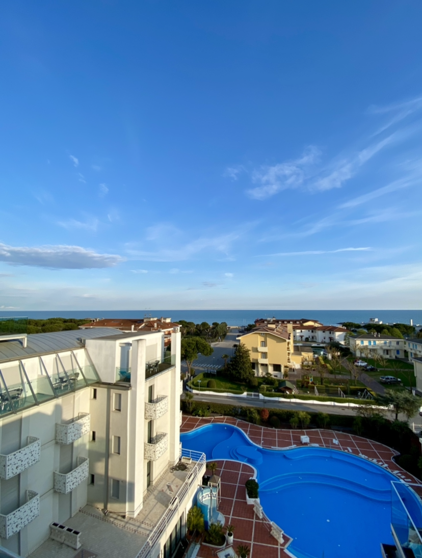 hotel cene a tema bordo piscina venezia italia
